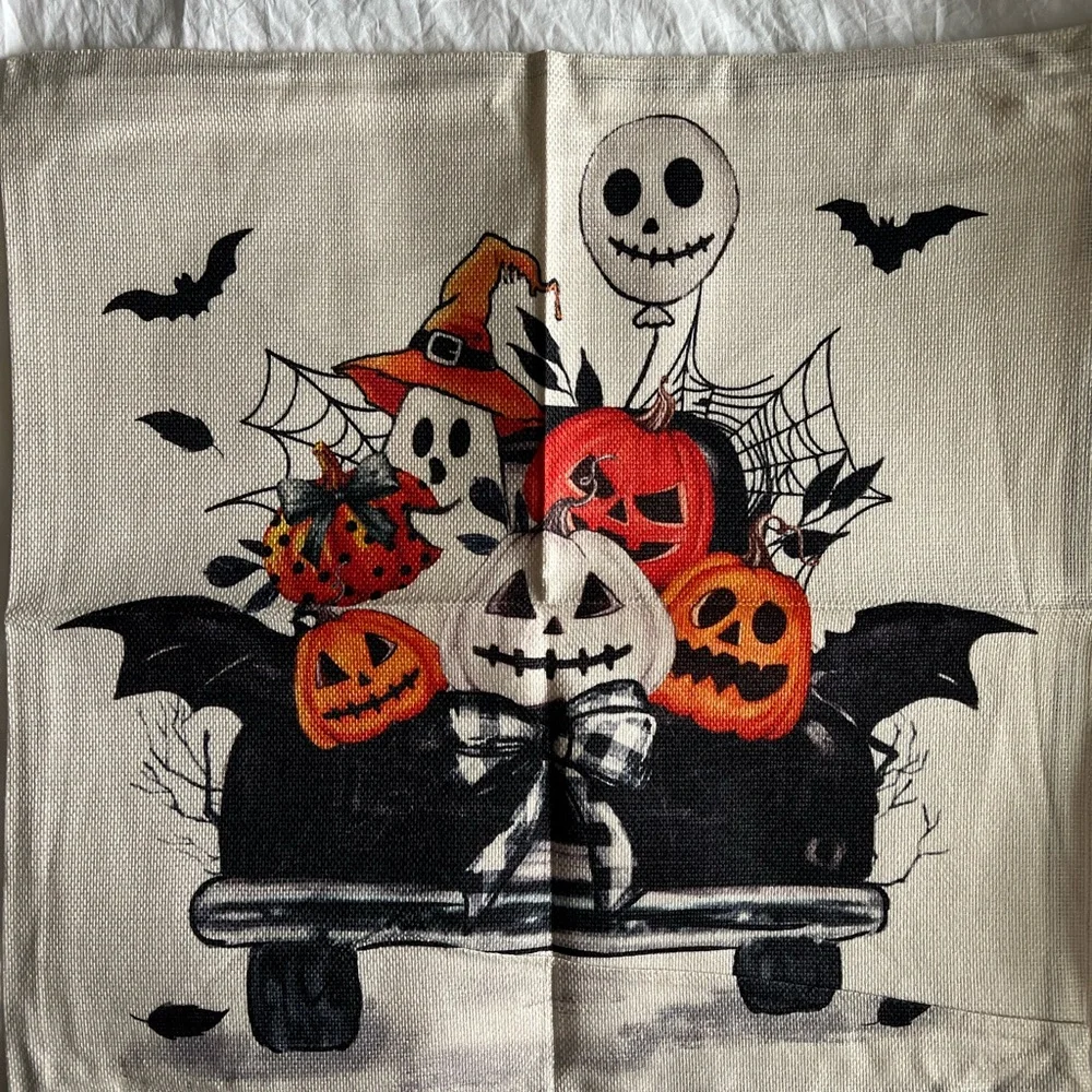 NWT set of 4 Halloween indoor / outdoor  Pillow Covers, zipper closure, washable